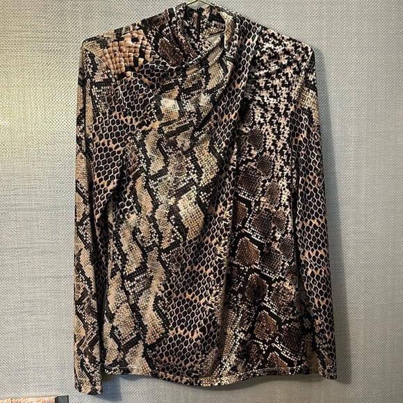 ELIE TAHARI
Snake-Print Long-Sleeve simply fabulous Blouse size M - Picture 2 of 12